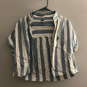Old Navy Cropped Linen Button-Up